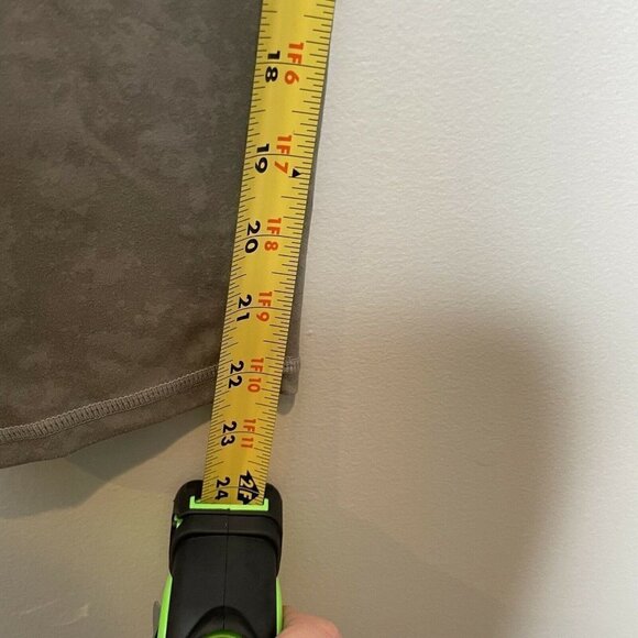 Zyia Active Sage Green Camo Print 22” Leggings Size 12 - Picture 7 of 7